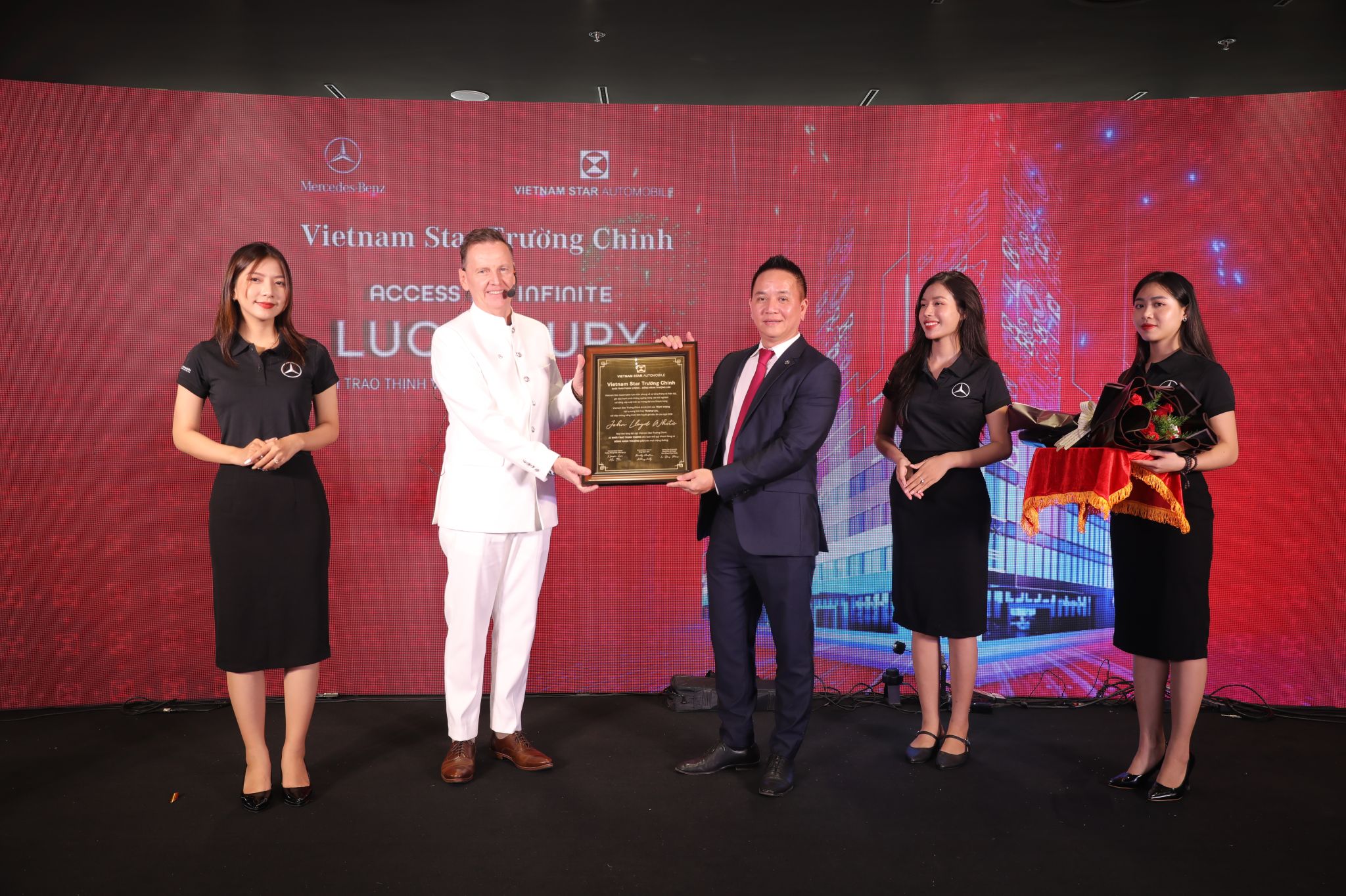 Mercedes-Benz Vietnam Star Truong Chinh showroom officially opens. First MAR2020 showroom in Ho Chi Minh City.
