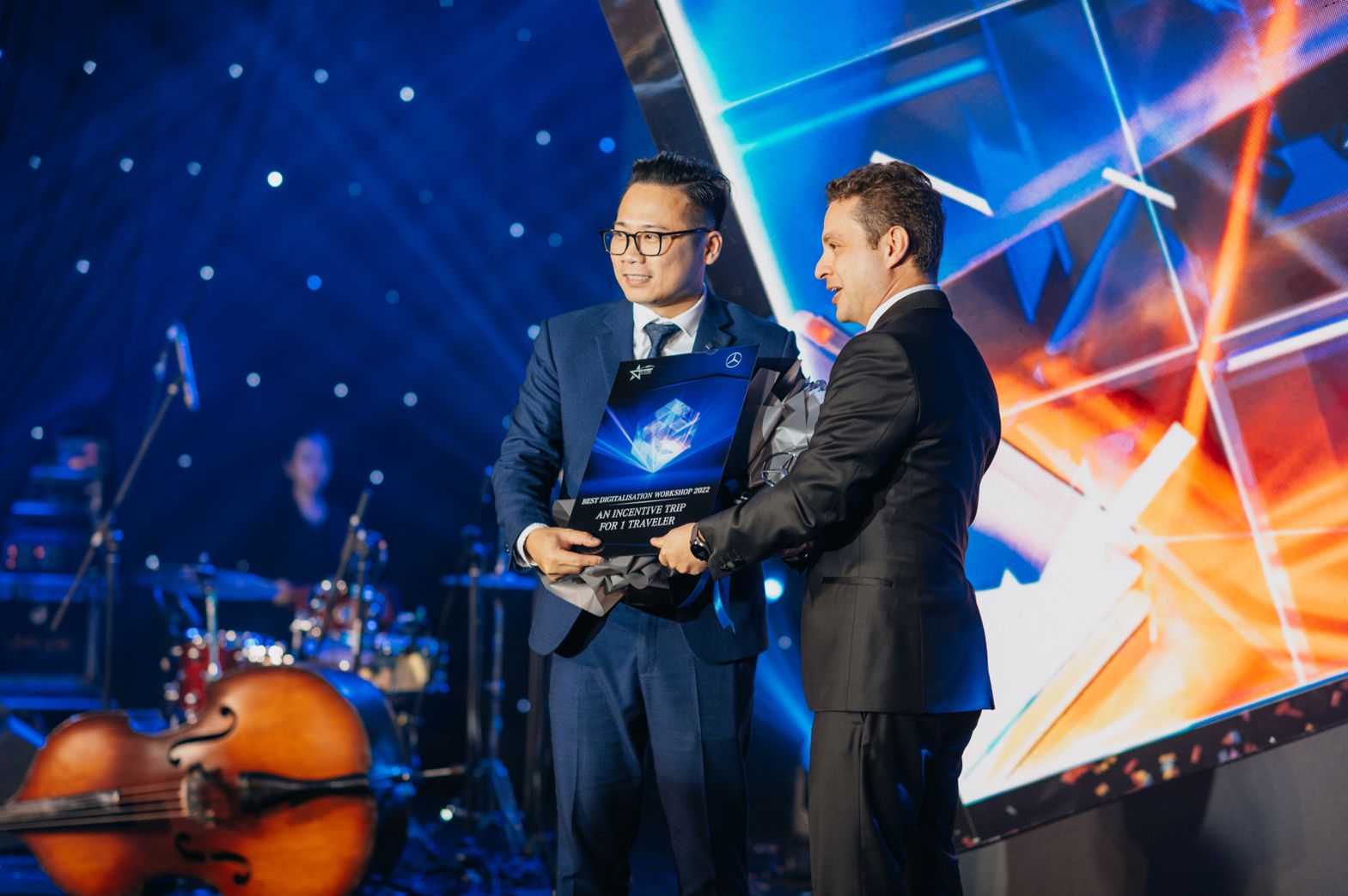Vietnam Star Automobile recognized with numerous awards at the Mercedes-Benz Star Awards 2023.